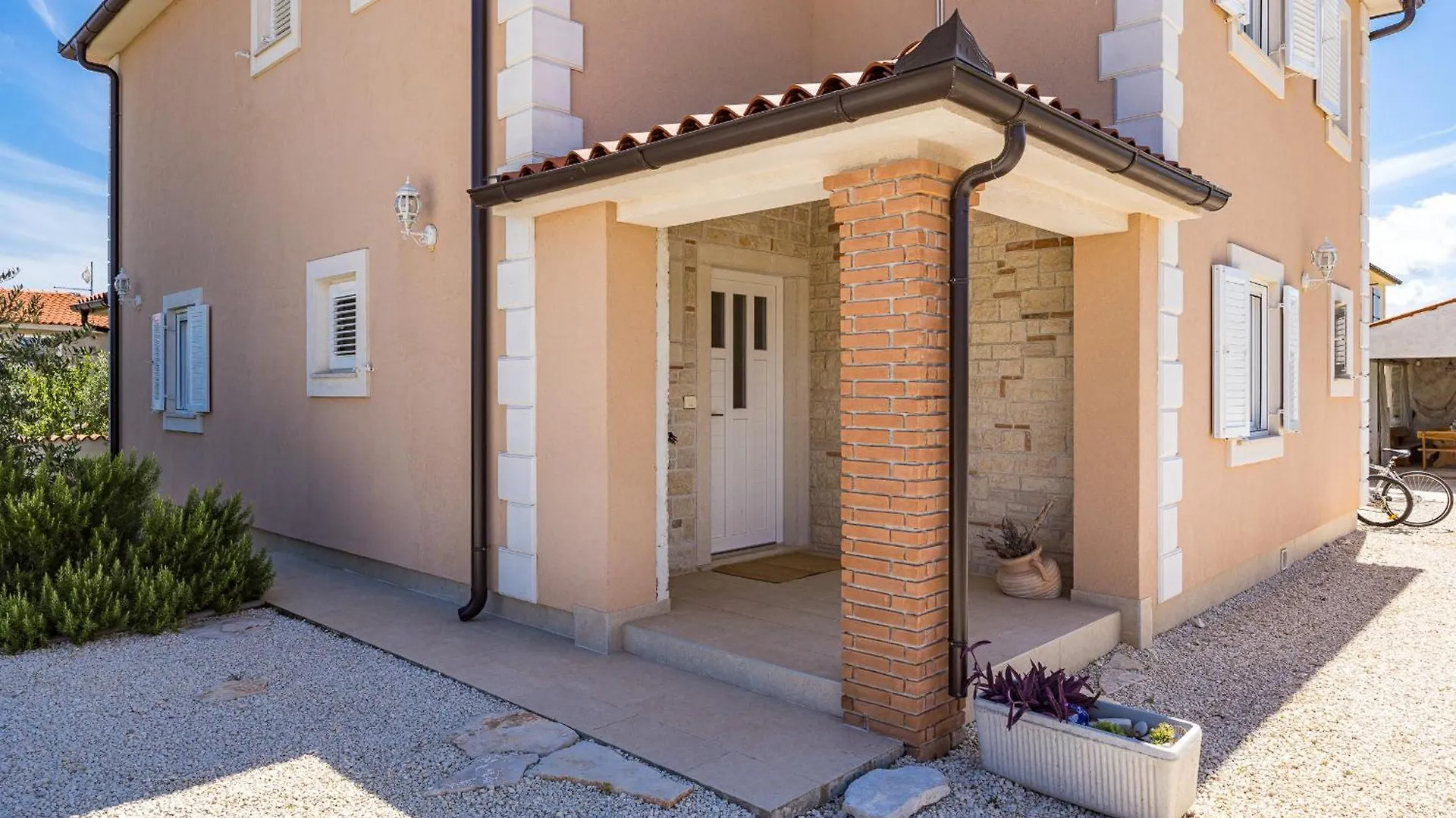 Villa Javor Near Pula Only 1 Km From The Beach With Sea View And Heated Pool Peruski 0*,  Croatia