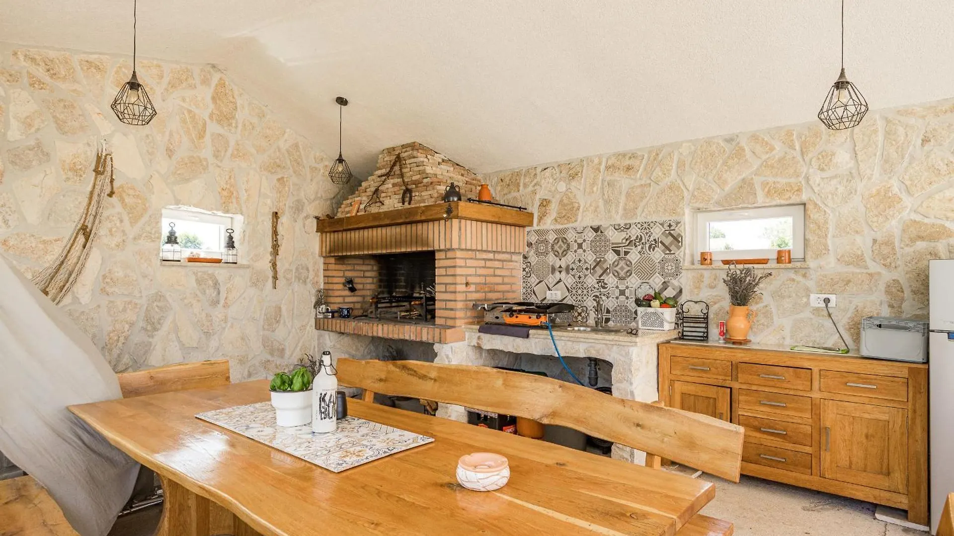 Villa Javor Near Pula Only 1 Km From The Beach With Sea View And Heated Pool Peruski