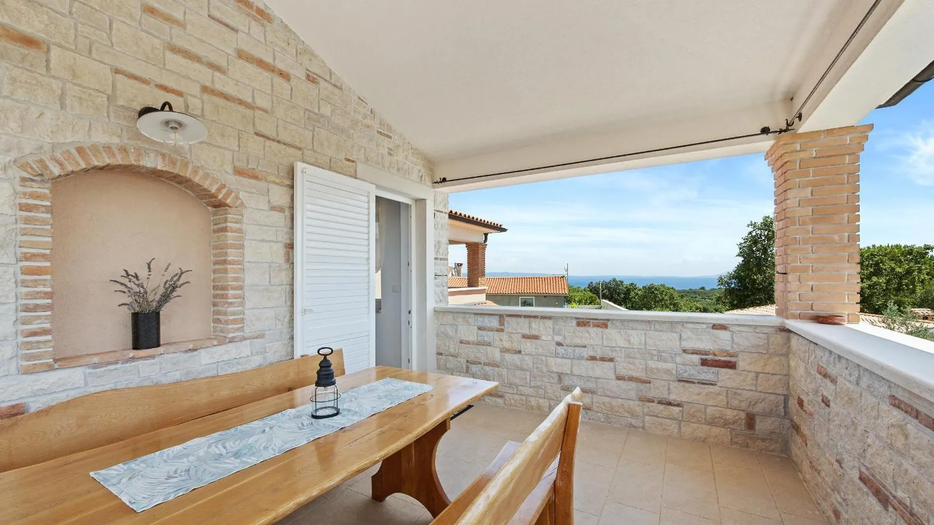 Villa Javor Near Pula Only 1 Km From The Beach With Sea View And Heated Pool Peruski