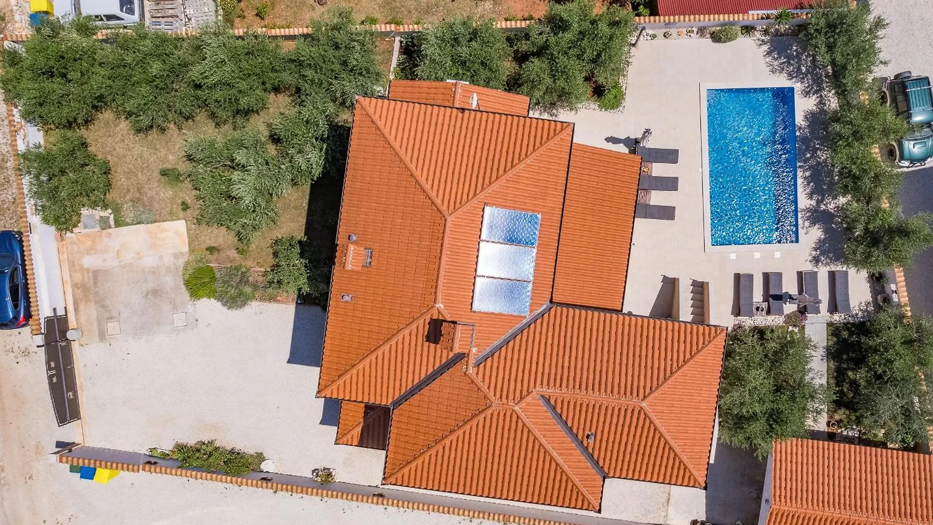 Villa Javor Near Pula Only 1 Km From The Beach With Sea View And Heated Pool Peruski