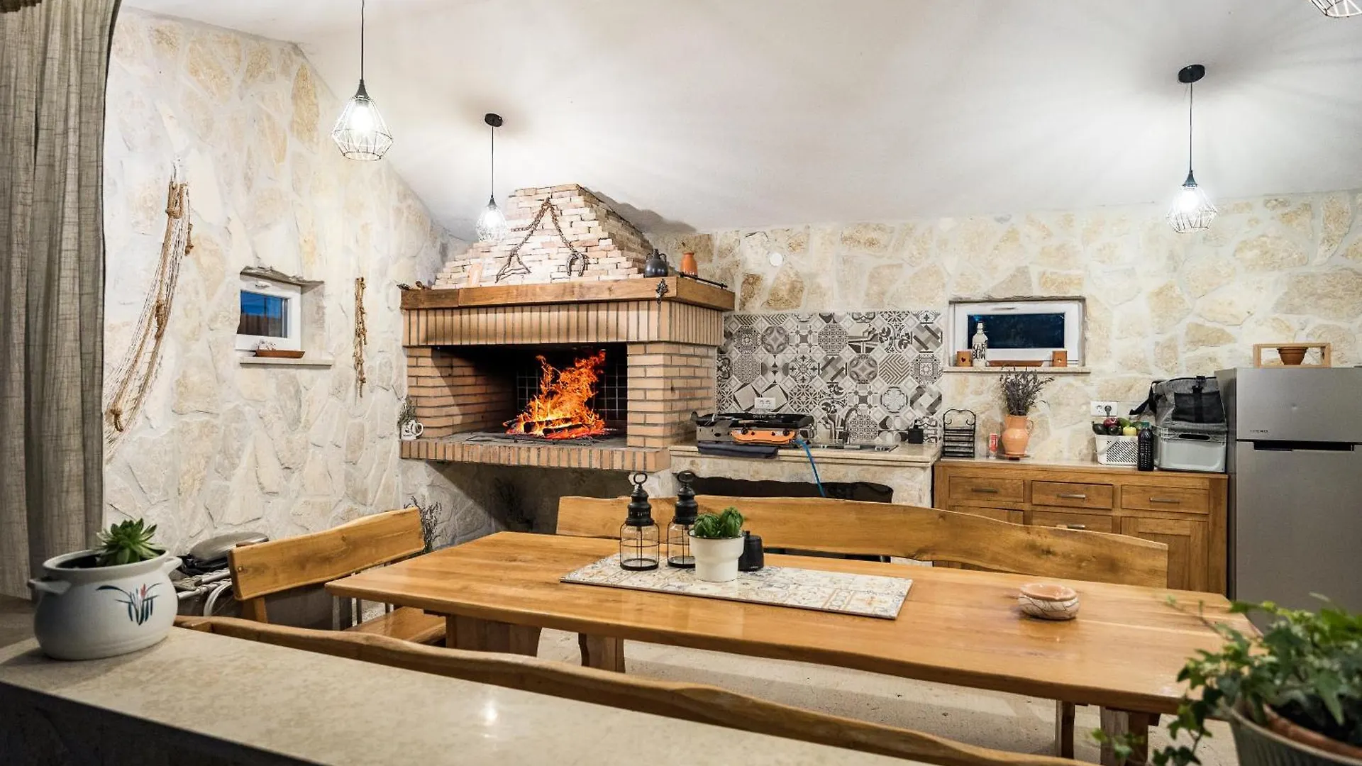 Villa Javor Near Pula Only 1 Km From The Beach With Sea View And Heated Pool Peruski