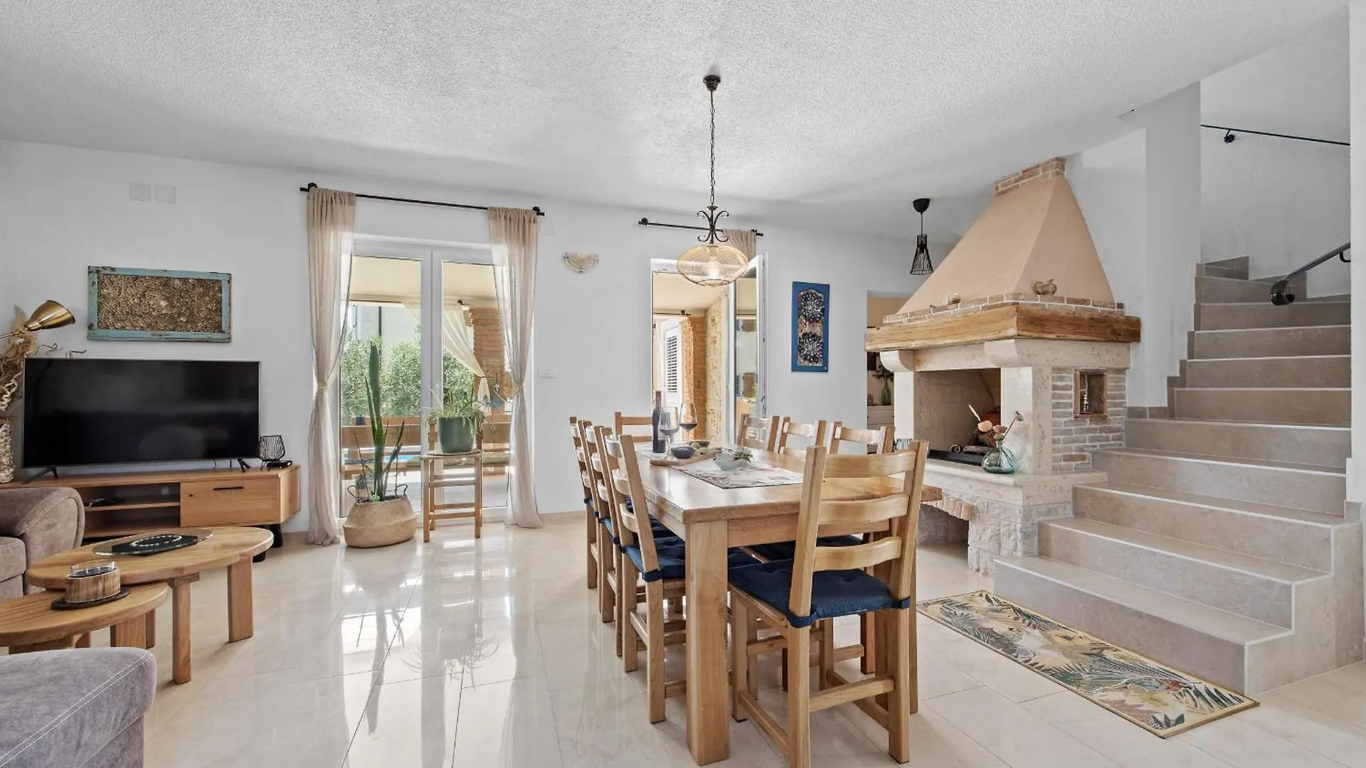 Villa Javor Near Pula Only 1 Km From The Beach With Sea View And Heated Pool Peruski