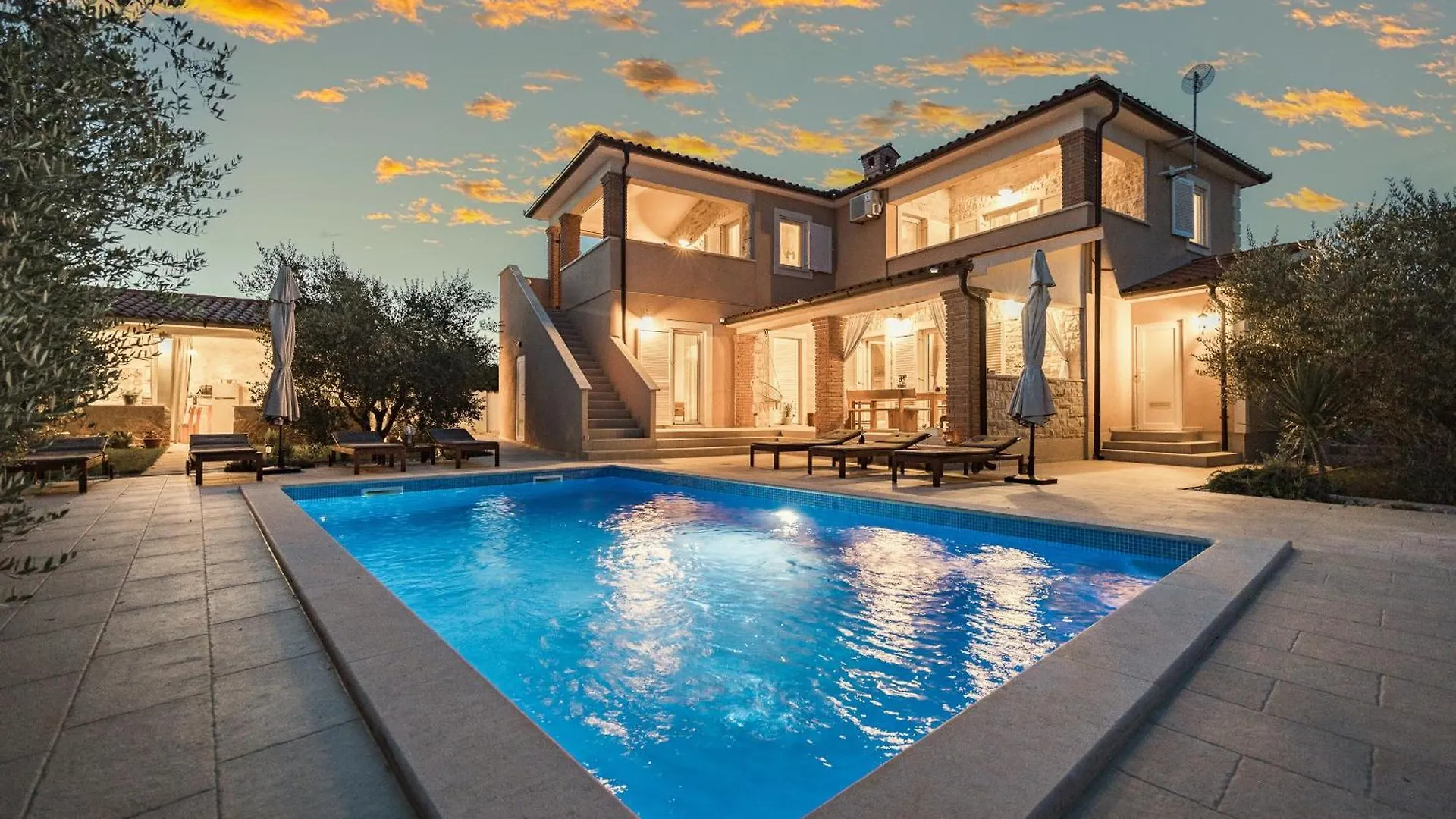 Villa Javor Near Pula Only 1 Km From The Beach With Sea View And Heated Pool Peruski 0*,  Croatia