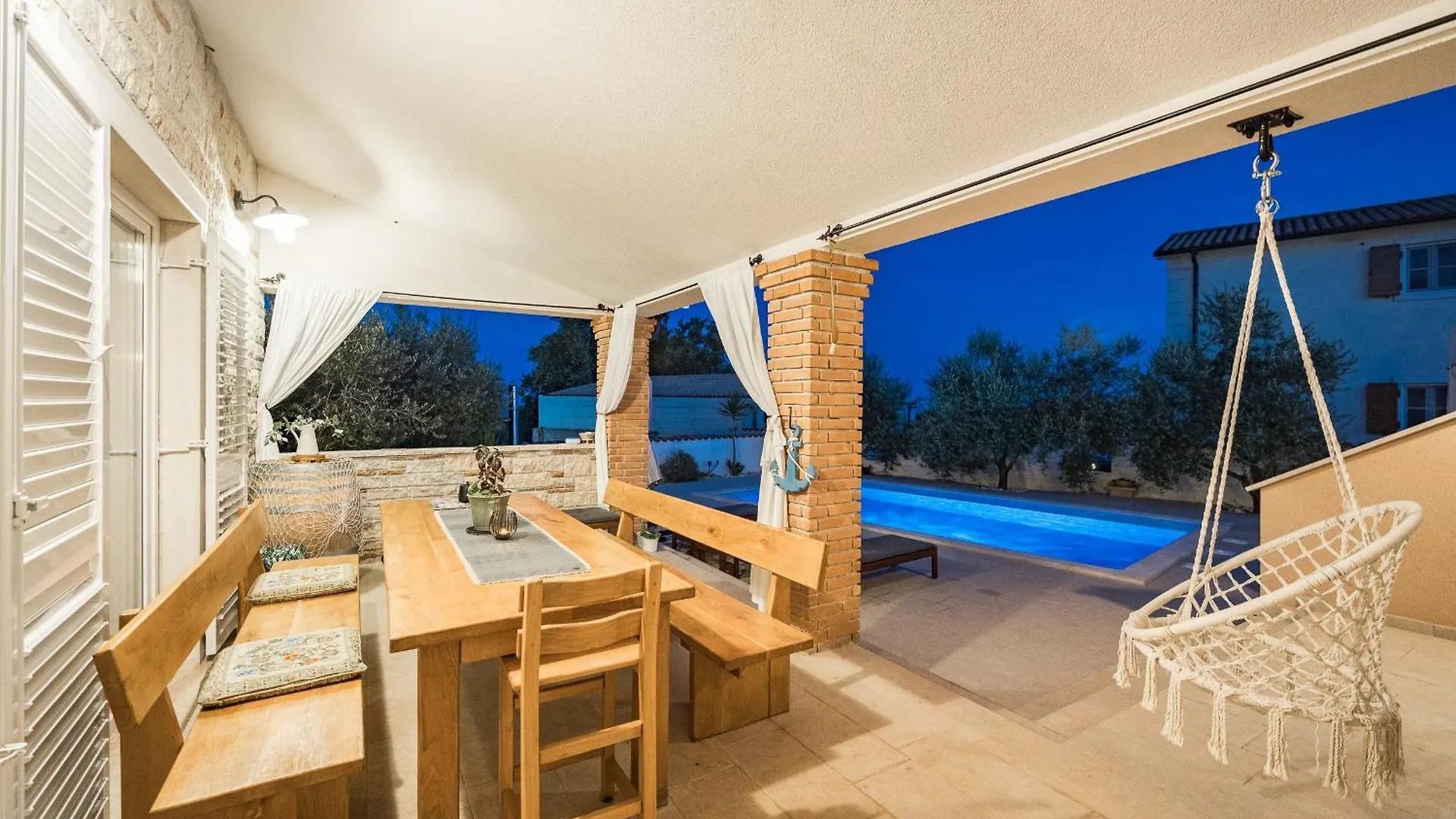 Villa Javor Near Pula Only 1 Km From The Beach With Sea View And Heated Pool Peruški